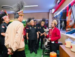 Prabowo Dampingi Jokowi ke Papua, Resmikan Youth Creative Hub dan Rakor