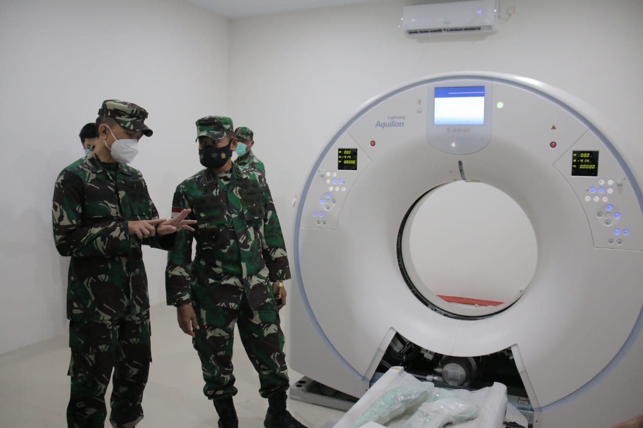 Pangdam XII/TPR Tinjau Fasilitas MRI dan CT Scan di Rumkit Kartika Husada