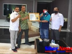 Mulyadi Jayabaya Raih HPN Award, Minta Wartawan Soroti Jalan Nasional Rusak