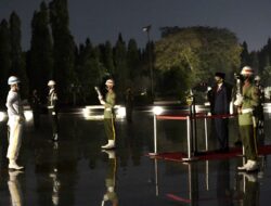 Panglima TNI Hadiri Apel Kehormatan dan Renungan Suci di TMPN Kalibata