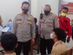Wakapolres Serang Kota Tinjau Gerai Vaksinasi Presisi di SMK 1 PGRI