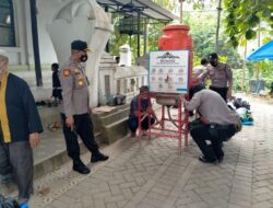 Polsek Serang Awasi Prokes di Tempat Perziarahan untuk Cegah Covid-19