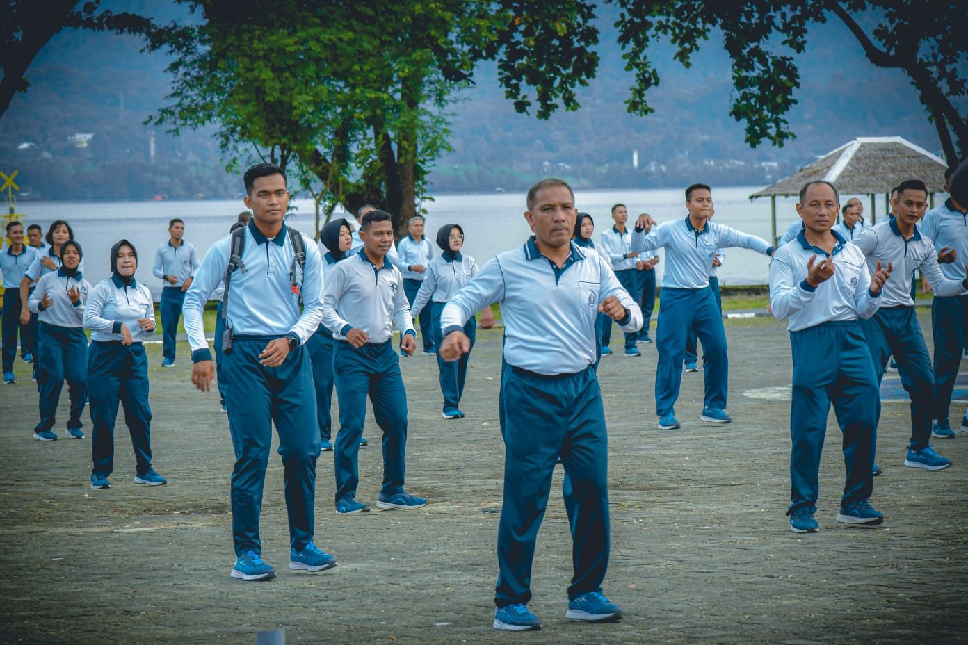 Danlantamal IX Gelar Olahraga Bersama Perkuat Kekompakan Keluarga Besar Lantamal IX
