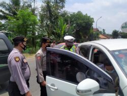 Polres Pandeglang Batasi Kegiatan Masyarakat dengan Penyekatan