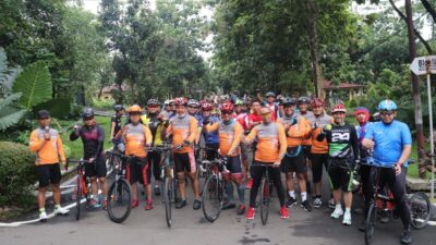 Polda Banten Gowes Bareng TNI dan Komunitas Sepeda untuk Soliditas TNI-Polri