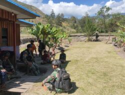 Satgas Yonif Mekanis 203/AK Hadir Nyata di Pegunungan Tengah