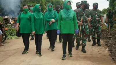 Persit KCK Koorcab Rem 064 Siliwangi Salurkan Bantuan untuk Korban Banjir