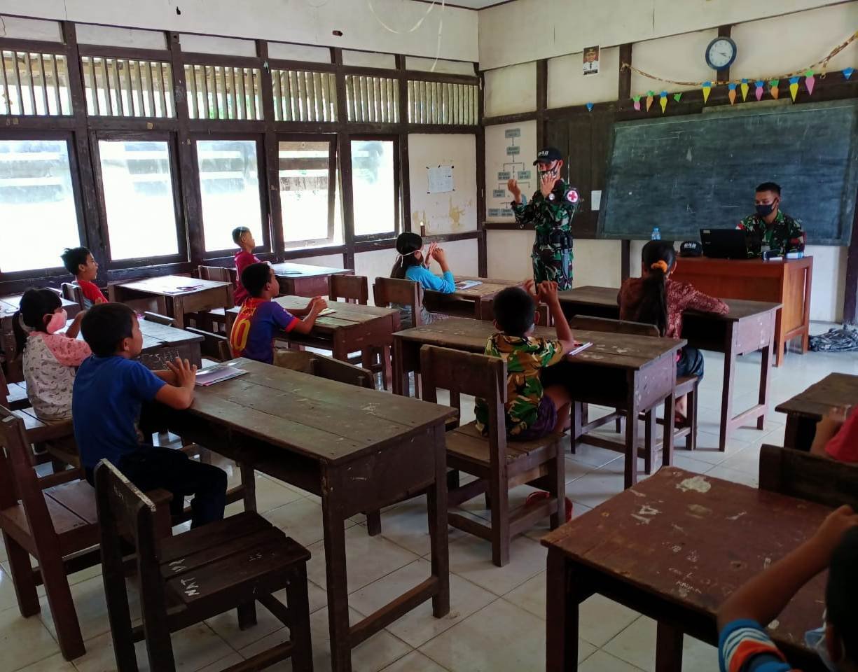 Satgas Pamtas Yonif 642 Konsisten Sosialisasikan Protokol Kesehatan untuk Cegah Corona