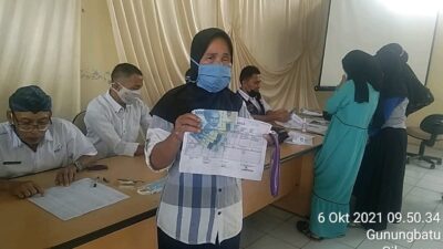 Penyandang Disabilitas di Kecamatan Cilograng Terima Bantuan