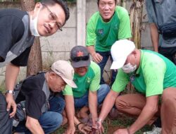 Anggota DPRD Jabar Tanam Pohon Bersama Komunitas Peduli di Situ Pendongkelan
