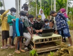 TNI Yonif 413 Kostrad Bimbing Anak Perbatasan RI-PNG Jadi Melek Digital