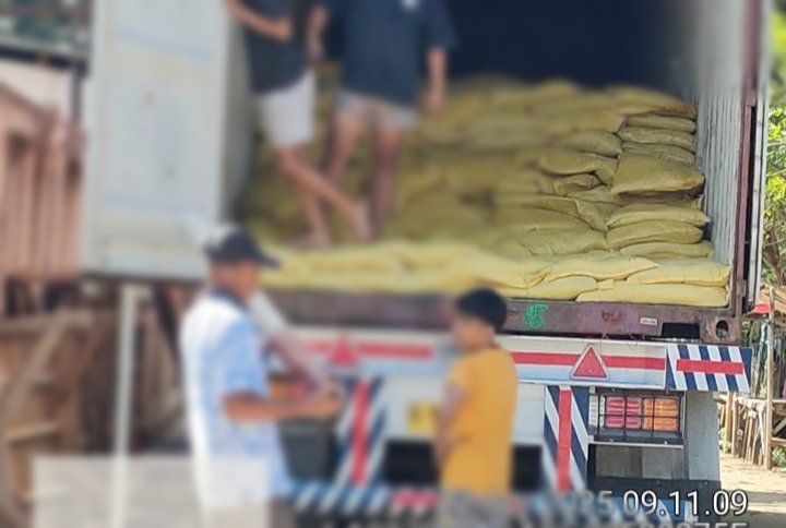 Warga Desa Keragilan Resah Soal Muat Bahan Baku Sepatu Diduga Ilegal