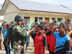 Tanamkan Kedisiplinan Dini, Satgas Pamtas Yonif Raider 142/KJ Latih Baris Berbaris