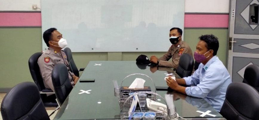 Kapolsek Kasemen Serang Kota Patroli Dialogis Sampaikan Pesan Kamtibmas dan Himbau Prokes