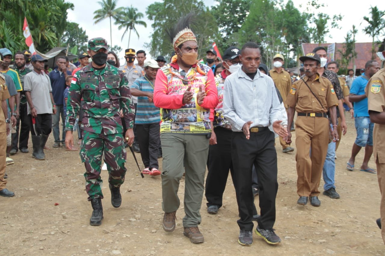 Karya Tanpa Batas di Perbatasan RI-PNG, Yonif 126/KC Rayakan HUT Keerom ke-19