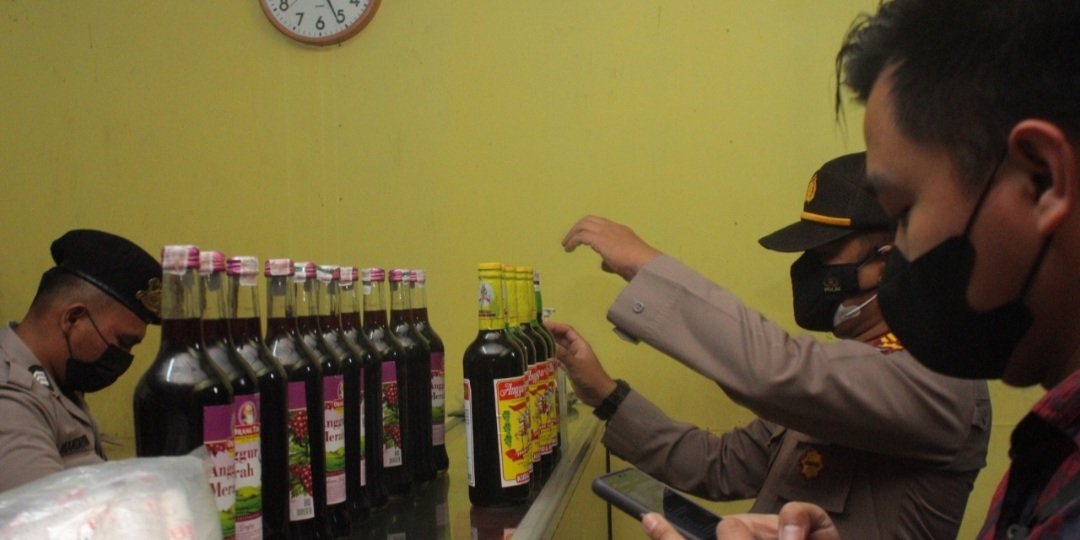 Operasi Bina Kusuma, Polres Serang Kota Amankan Puluhan Botol Miras