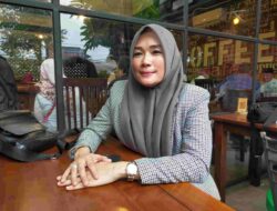 Dian Nufarida Submit Formulir Pencalonan Ketua Kadin Depok 2021-2026