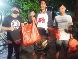 Aksi Peduli Korban Banjir Serang: Aing Jarwo Banten Bagikan Makanan