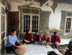 Tim KKM 17 Uniba Kunjungi UMKM Anyaman Bambu di Walantaka