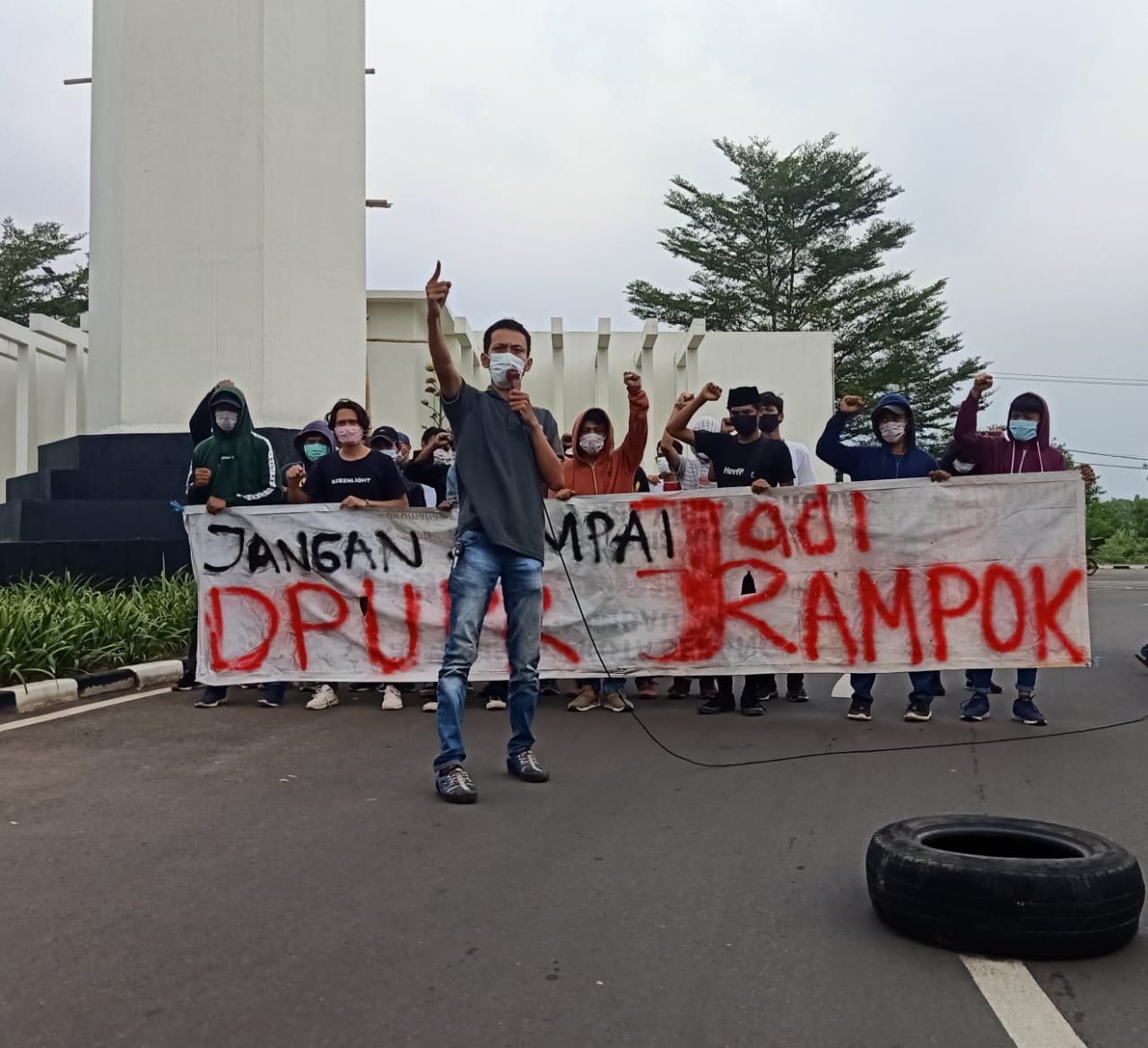 GBB Serbu Kantor Gubernur dan DPRD Banten