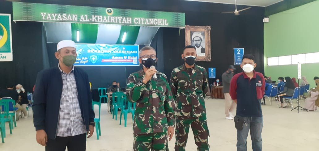 Danrem 064/MY dan Dandim 0623 Cilegon Pantau Vaksinasi di Ponpes Al Khairiyah