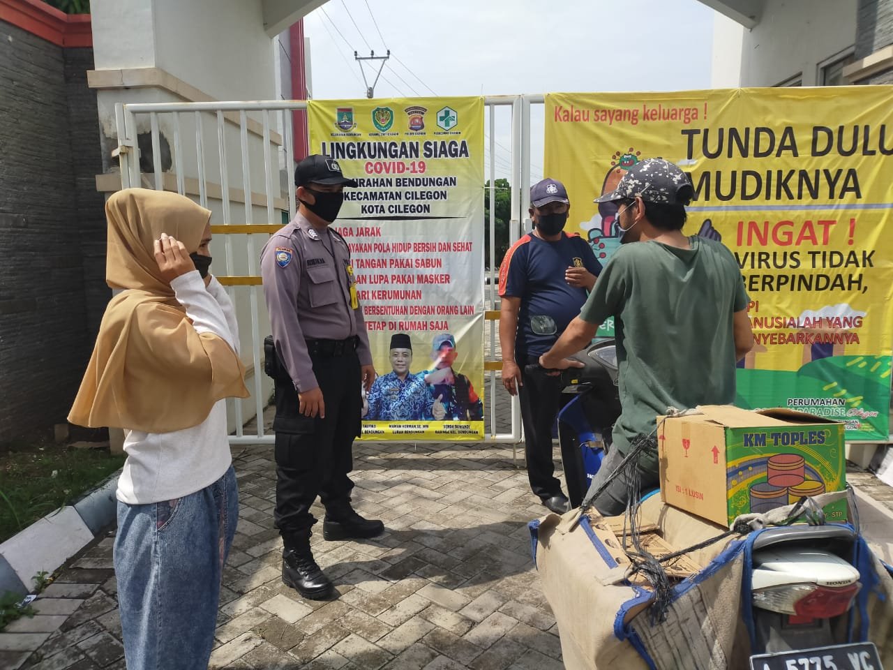 Bhabinkamtibmas Cilegon Himbau Warga Cegah Penyebaran Covid-19