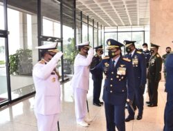 Pangkogabwilhan I Terima Penghargaan Bintang Dharma