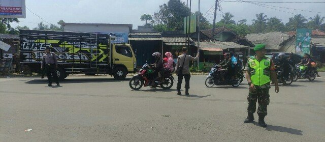 TNI-Polri Amankan Terminal Labuan di Hari Kedua Idul Fitri 1444 H