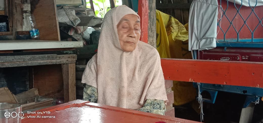 Air Mata Janda Tua di Ciwedus yang Tak Tersalurkan Bantuannya