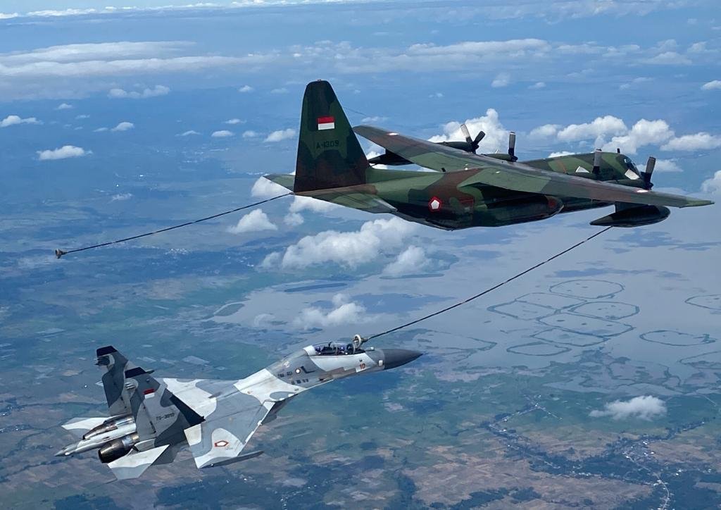 Lanud Sultan Hasanuddin Latih Air Refueling di Langit Sulawesi