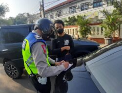 Satlantas Serang Kota Tilang Puluhan Kendaraan Parkir Liar