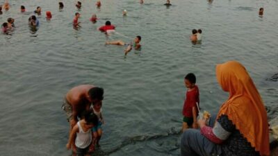 Tuntut Anies Penuhi Janji, Kembalikan Hak Publik Pantai Ancol