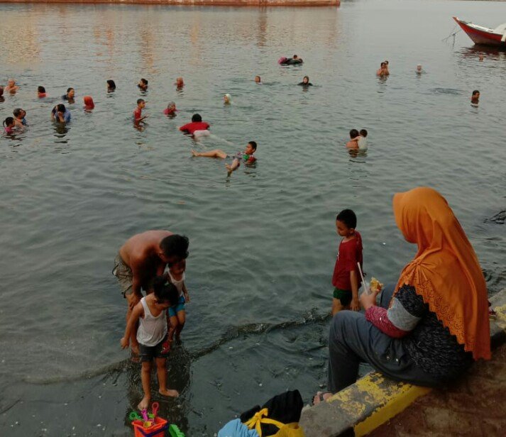 Tuntut Anies Penuhi Janji, Kembalikan Hak Publik Pantai Ancol