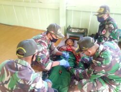 Kesan Aryanto Seperti Digigit Semut Setelah Dikhitan Satgas Yonif MR 413 Kostrad