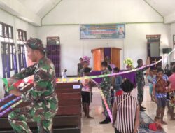 Personel Satgas Pamtas 126/KC Jelang Natal Bantu Dekorasi Gereja di Perbatasan
