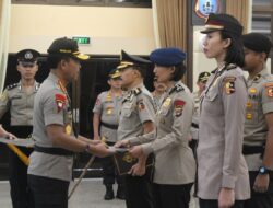 Kapolri Anugerahkan Pin Emas dan Perak kepada Polisi Berprestasi di Bidang Olahraga