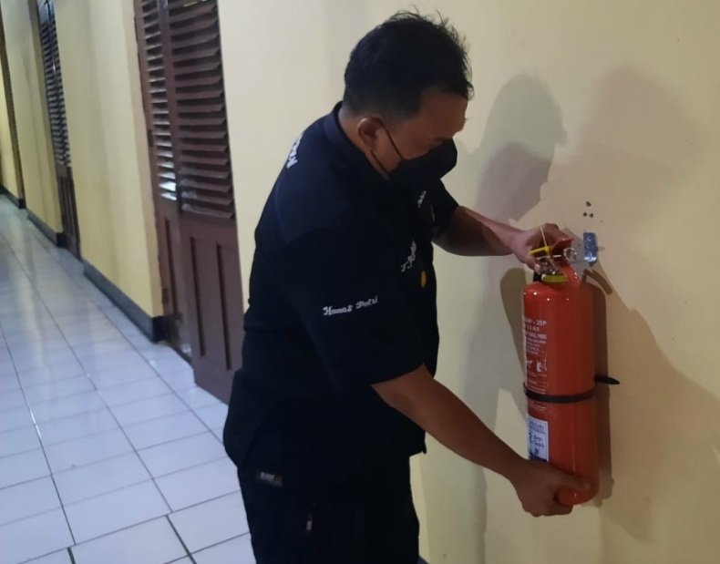 Polres Serang Kota Pasang APAR Antisipasi Kebakaran