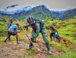 Kostrad Bangun Jalur Transportasi Bersama Warga, Perekonomian Papua Makin Kuat