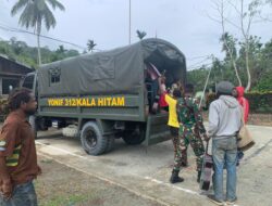 Satgas Yonif 312/KH Gunakan Mobil Dinas Bantu Warga