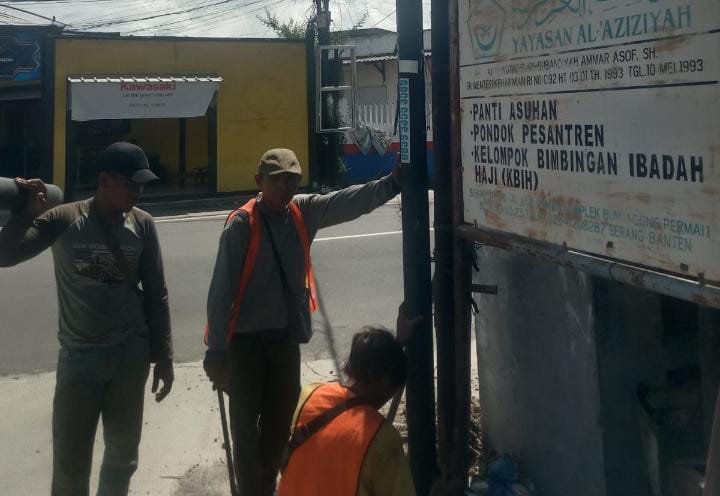 Tiang WiFi Provider di Jalan Ayip-Usman Dipasang Tanpa Izin, DPUPR Banten Siap Bongkar