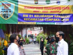 Panglima TNI Dampingi Presiden Tinjau PPKM Mikro di Rawasari