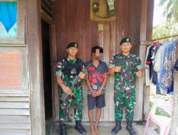 HUT ke-77 TNI, Satgas Yonarmed 1 Kostrad Terima 3 Senpi Rakitan dan Puluhan Amunisi dari Warga