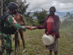 Satgas Yonif RK 751/VJS Patroli Simpatik Jaga Stabilitas Keamanan Wilayah