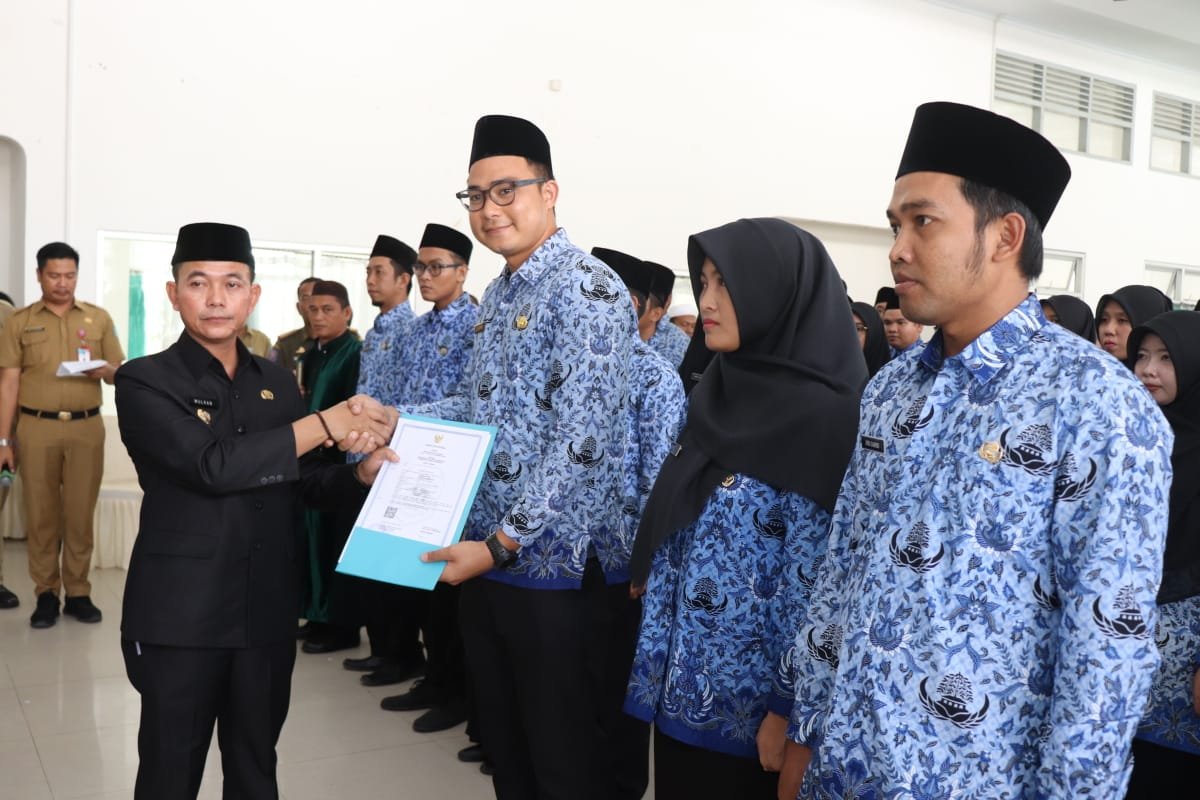 Bupati Minta PNS Baru Bangka Disiplin dan Patuh Aturan