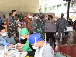 Panglima TNI Tinjau Dua Sentra Vaksinasi di Jakarta