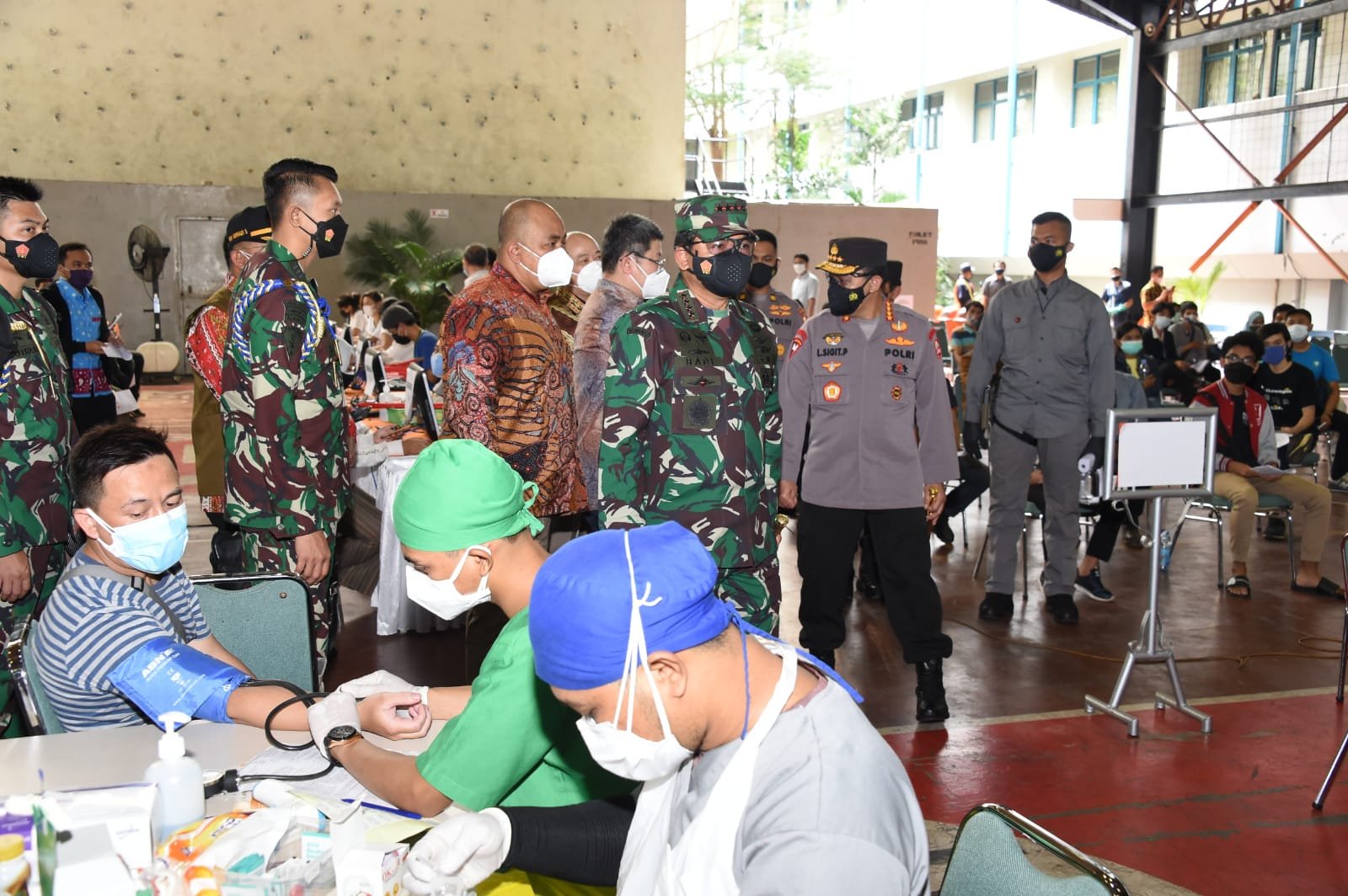 Panglima TNI Tinjau Dua Sentra Vaksinasi di Jakarta