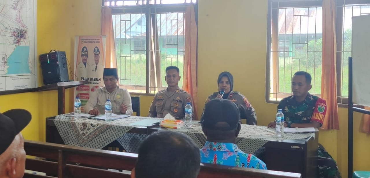 Sinergi Babinsa dan Bhabinkamtibmas Koramil 1710-02/Timika Gelar Pertemuan Rutin Bersama Warga