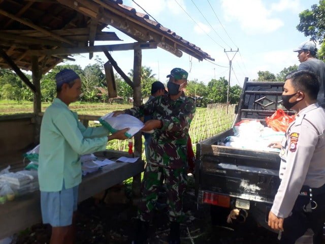 TNI dan Polri Antisipasi Covid-19 dengan Salurkan Sembako ke Rumah KPM