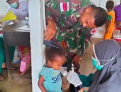 Satgas Pamtas Yonif 126/Kala Cakti Bersinergi dengan Puskesmas Gelar Posyandu