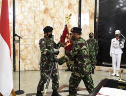 Panglima TNI Terima Penyerahan Jabatan Danjen Akademi TNI
